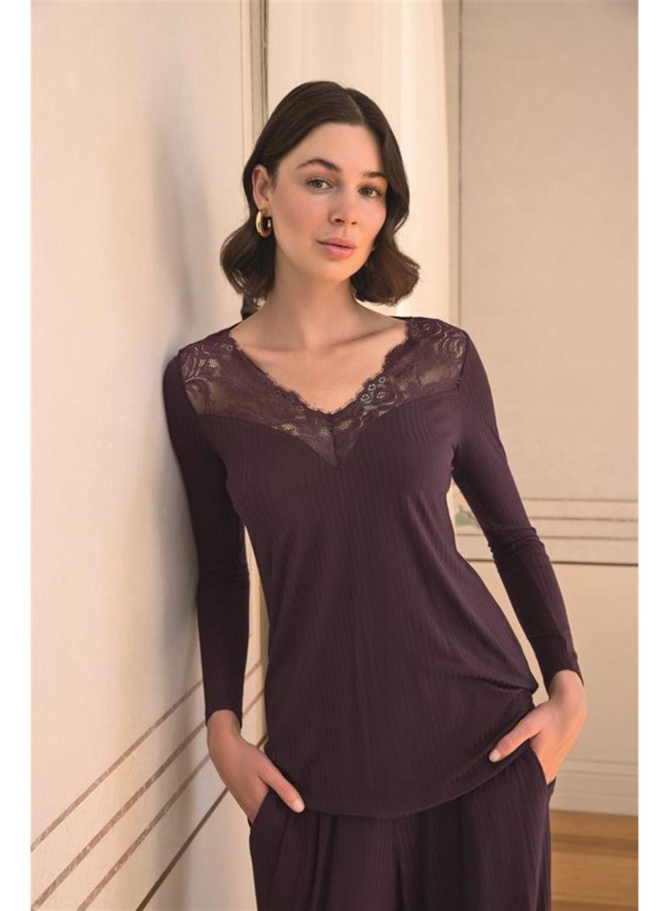 Uzun Kollu ve Dantelli Pijama Takımı