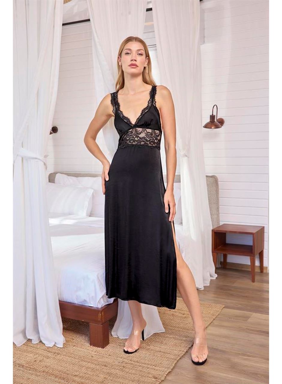 Göğüs ve Sırt Dekolteli Dantelli ve Yırtmaçlı Saten Gecelik