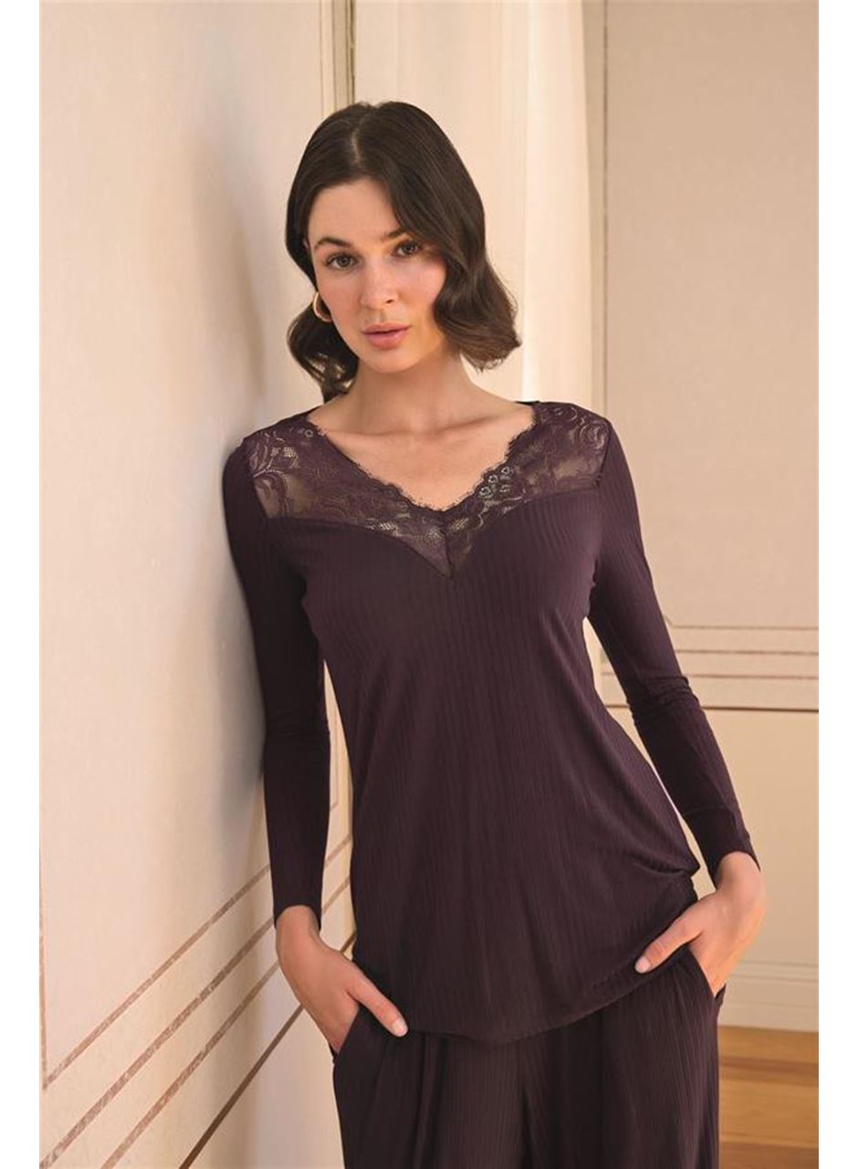 Uzun Kollu ve Dantelli Pijama Takımı