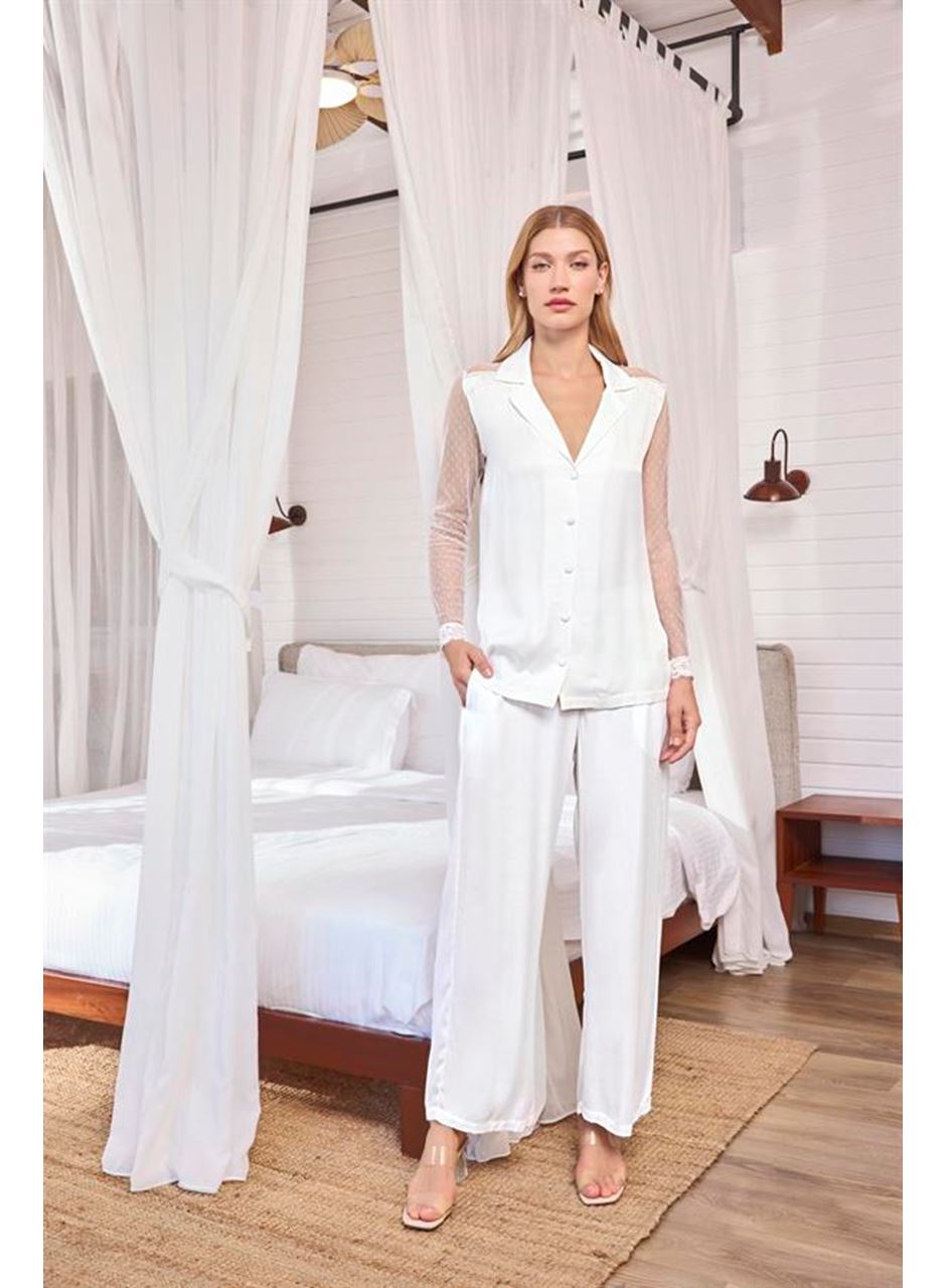 Dantelli ve Tüllü Uzun Kollu Önü Düğmeli Saten Pijama Takımı