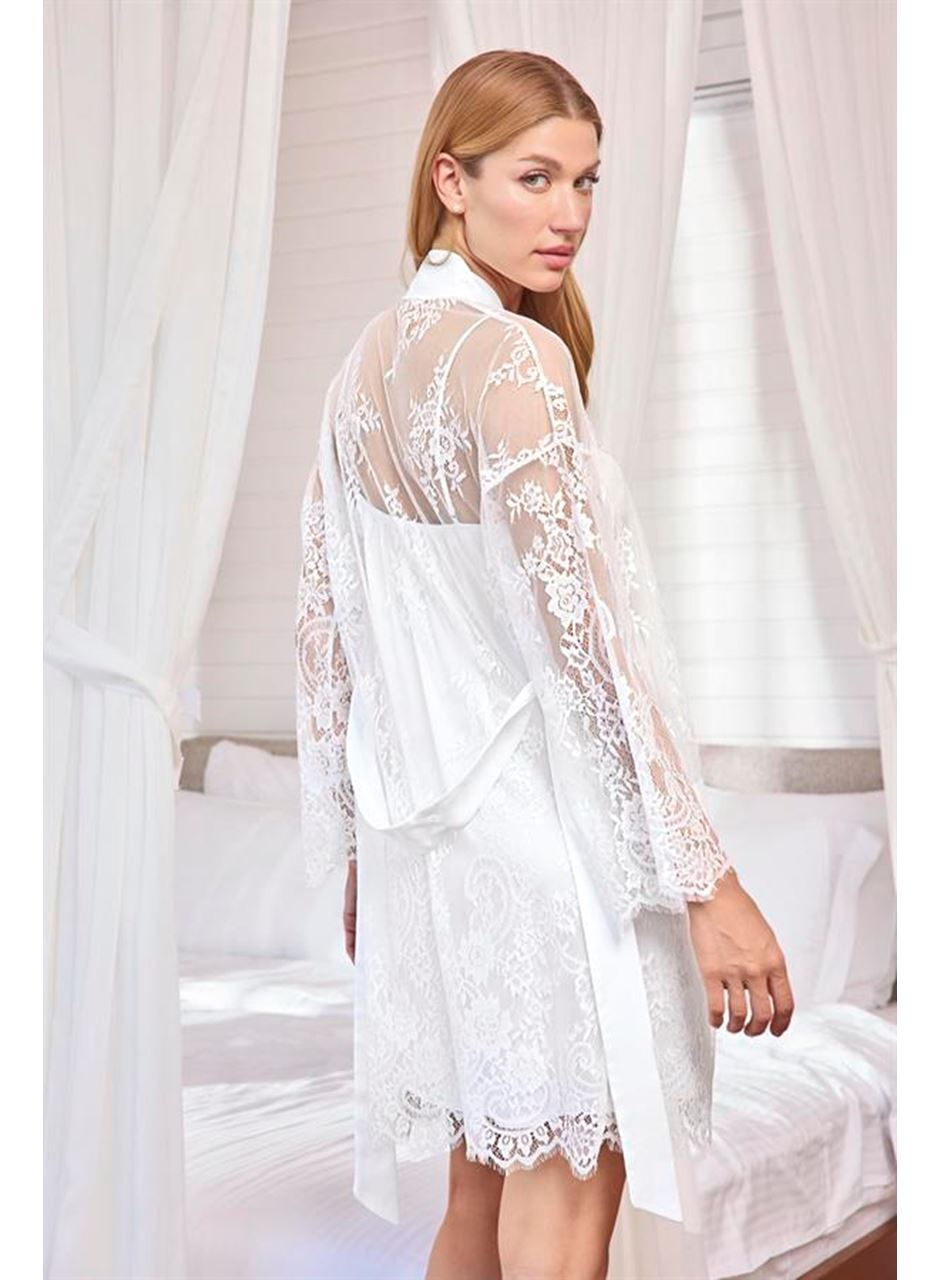 Dantelli Tüllü ve Dekolteli Saten Sabahlık Takımı