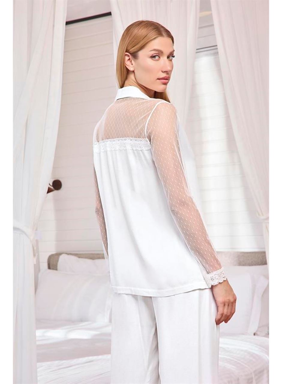 Dantelli ve Tüllü Uzun Kollu Önü Düğmeli Saten Pijama Takımı