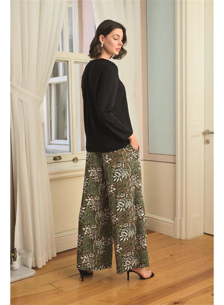 Çiçek Yaprak ve Etnik Desenli Uzun Kollu Pijama Takımı