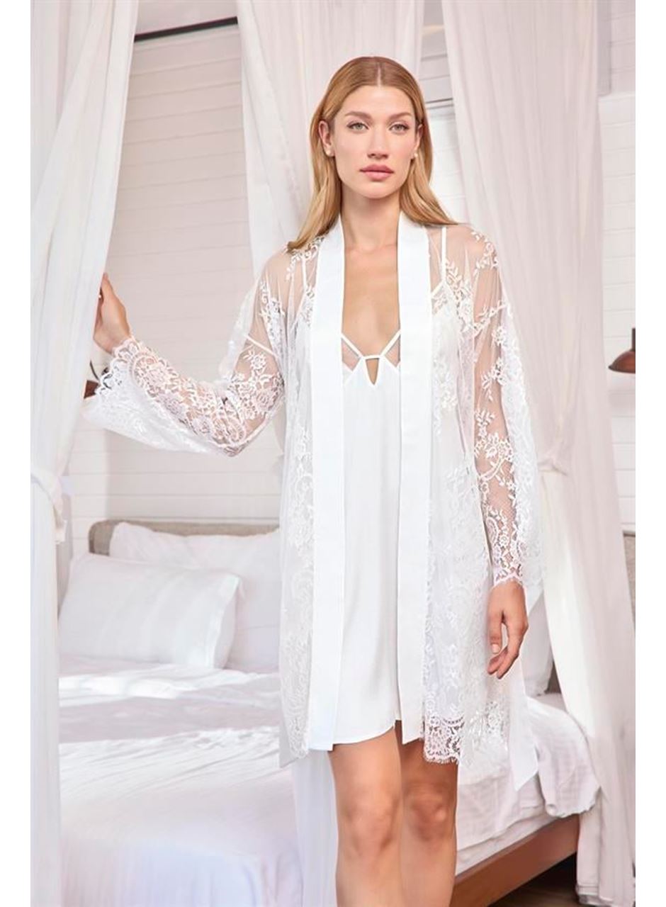 Dantelli Tüllü ve Dekolteli Saten Sabahlık Takımı