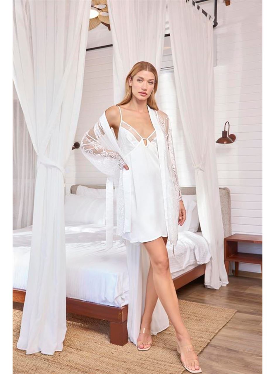 Dantelli Tüllü ve Dekolteli Saten Sabahlık Takımı