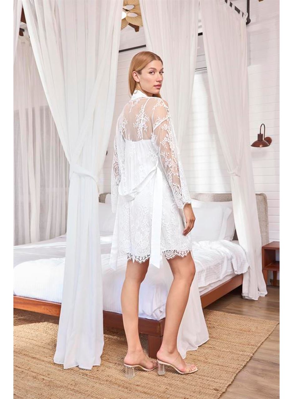 Dantelli Tüllü ve Dekolteli Saten Sabahlık Takımı