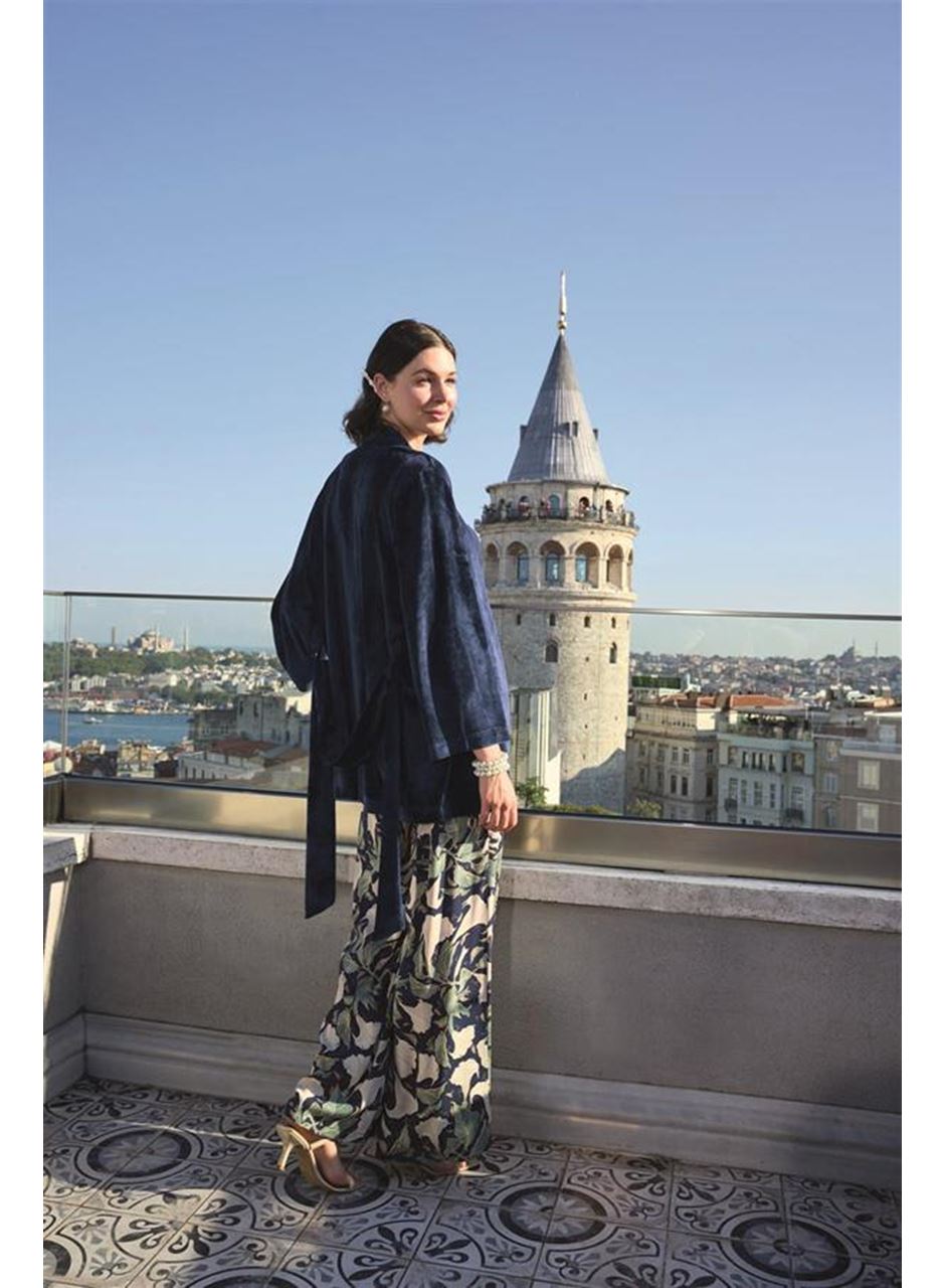 Yaprak Desenli ve Dantelli 3'lü Pijama Takımı