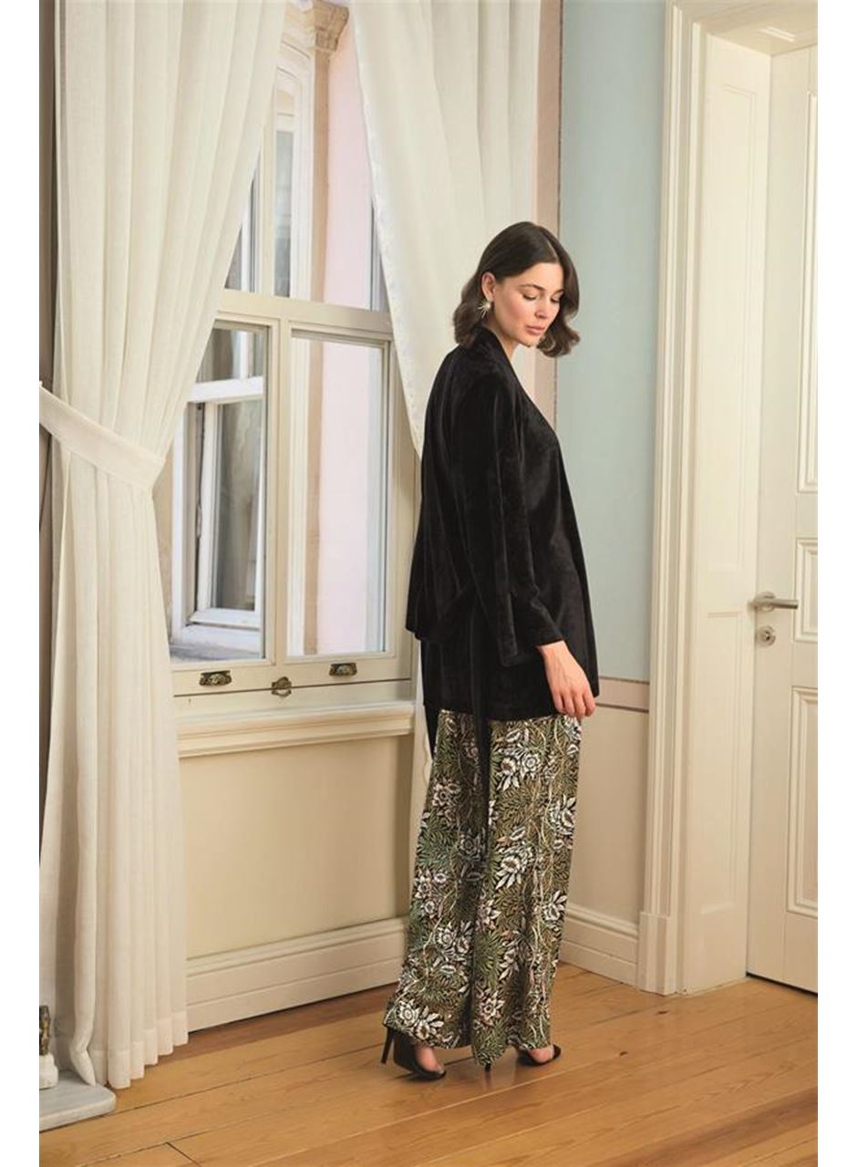 Çiçek Yaprak ve Etnik Desenli Dantelli 3'lü Pijama Takımı