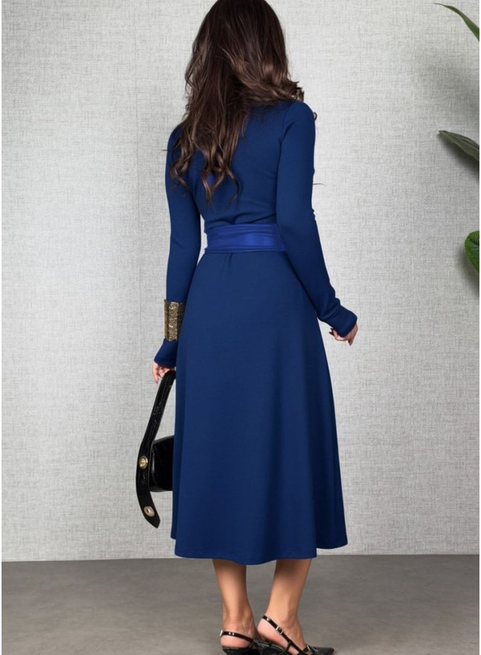 Kadın Uzun Kollu Yakalı Belden Deri Detaylı Kuşaklı Yırtmaçlı Midi Viskon Iki Iplik Elbise