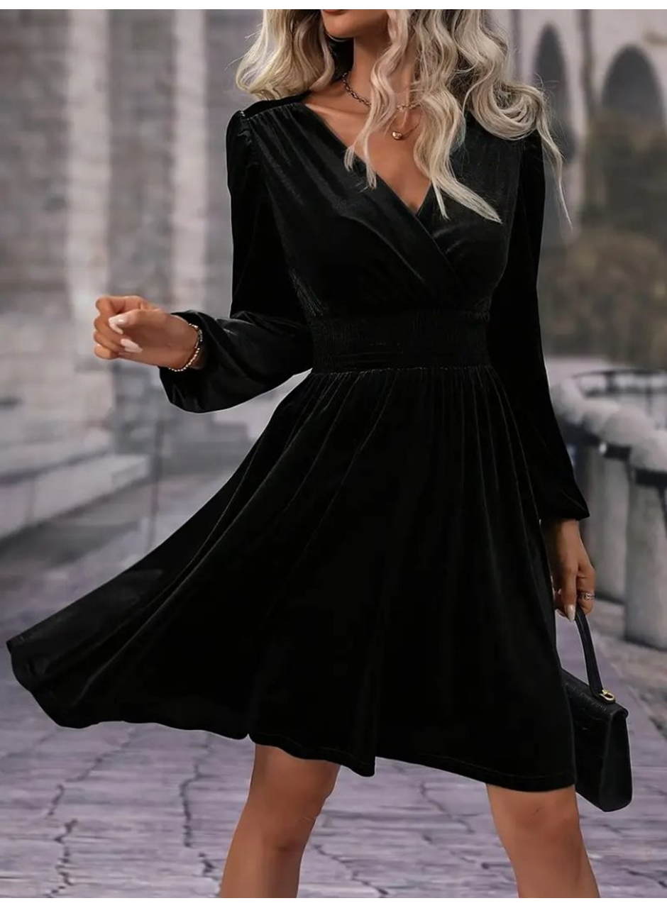 Kadın Uzun Kollu Kruvaze Yaka Beli Lastikli Kiloş Kadife Elbise