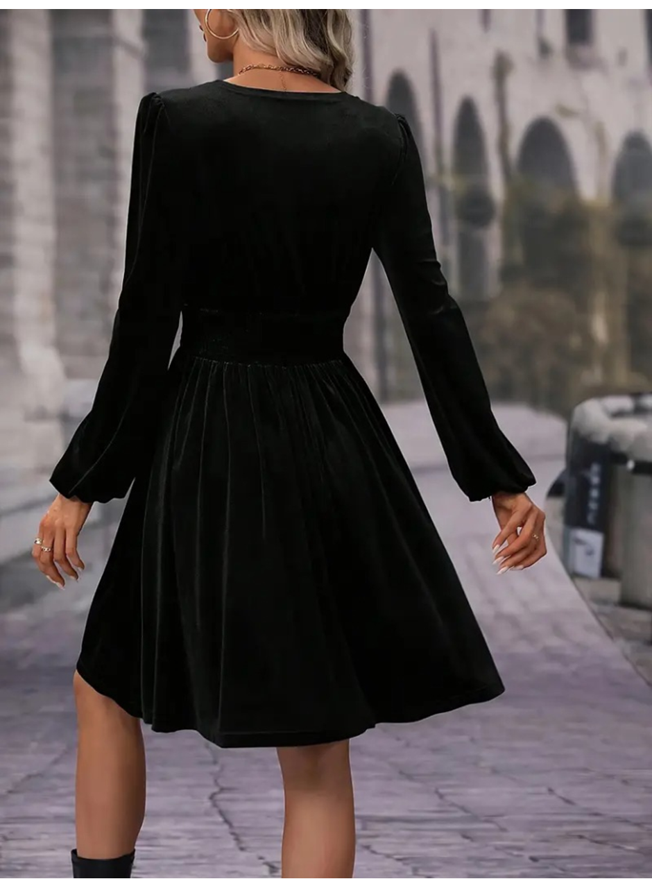 Kadın Uzun Kollu Kruvaze Yaka Beli Lastikli Kiloş Kadife Elbise