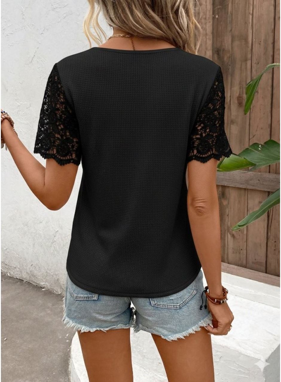 Kadın Kısa Kollu V Yakalı önden Düğmeli Dantel Detaylı Waffle Bluz