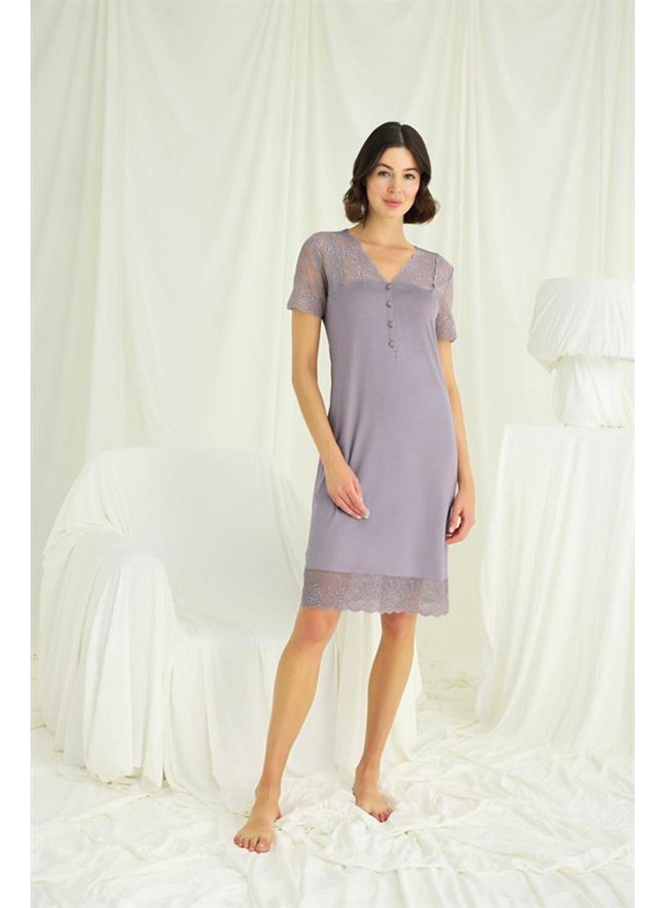 Yakası Kolu ve Omzu ve Eteği Dantelli Önü Düğmeli Gecelik