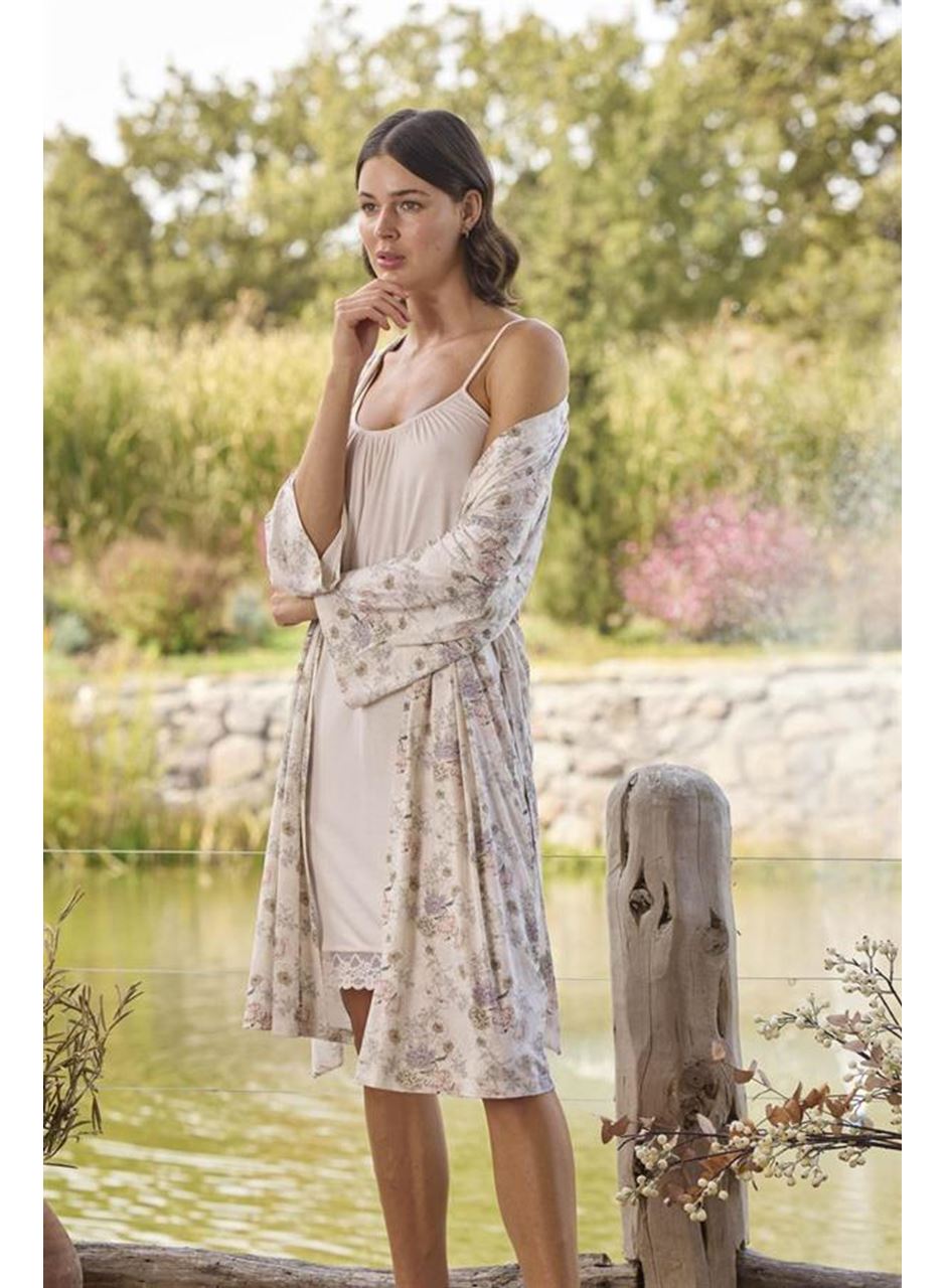 Çiçek Desenli ve Dantelli Sabahlık Takımı