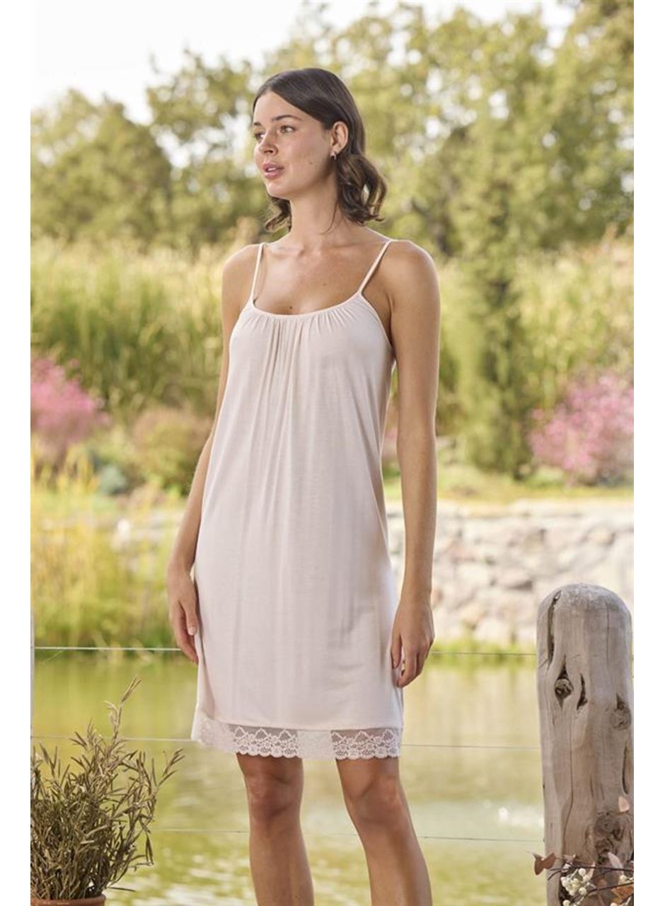 Çiçek Desenli ve Dantelli Sabahlık Takımı