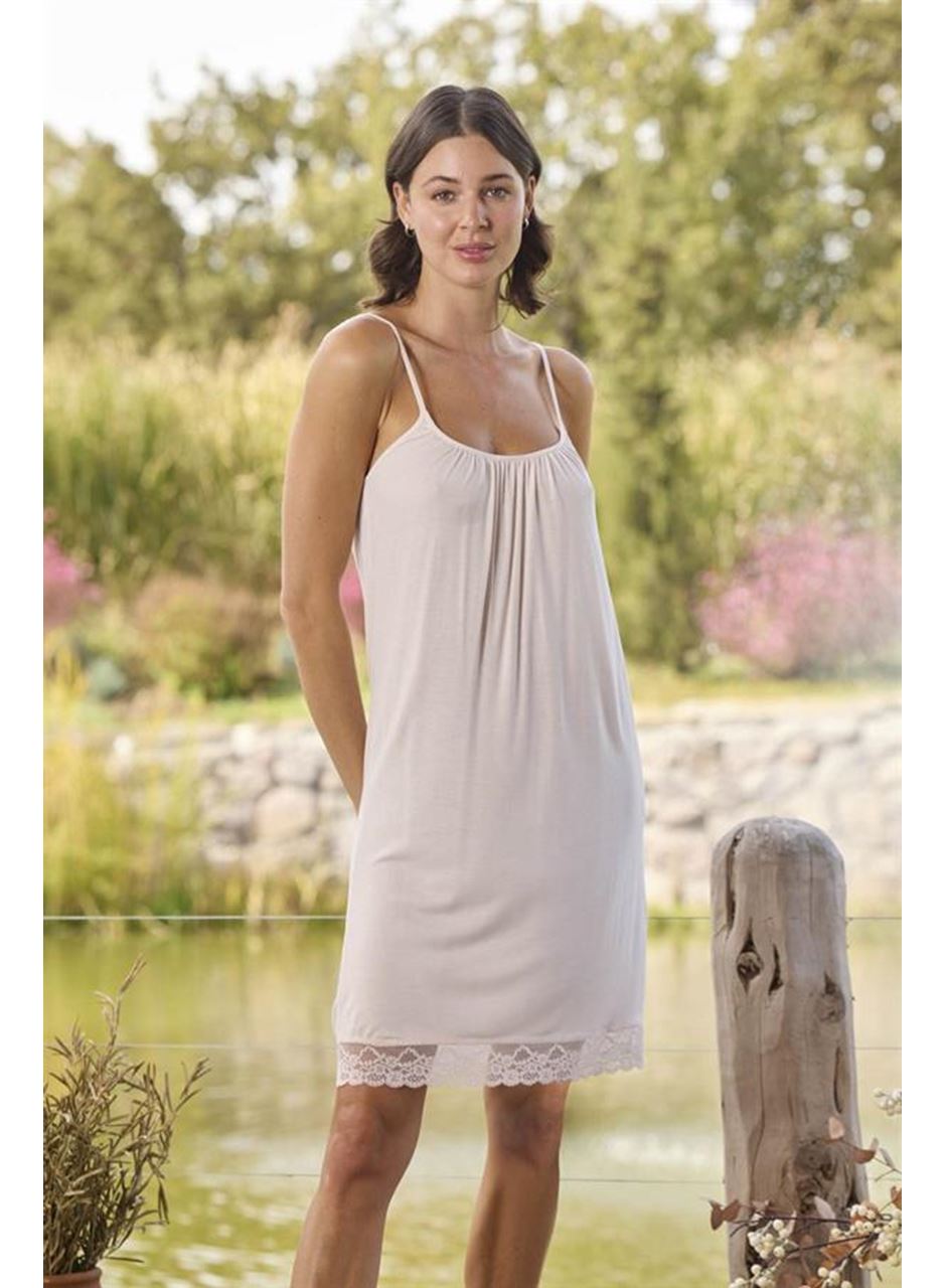 Çiçek Desenli ve Dantelli Sabahlık Takımı