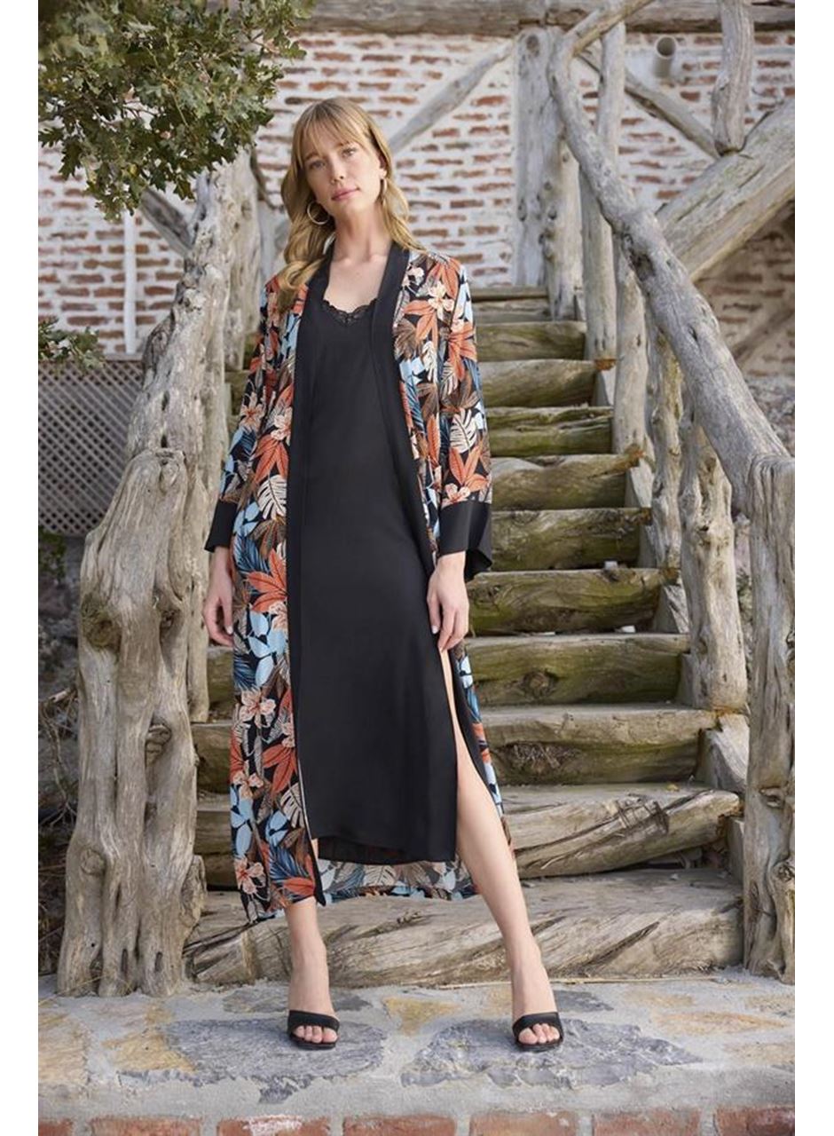 Çiçek ve Yaprak Desenli Dantelli ve Dekolteli Sabahlık Takımı