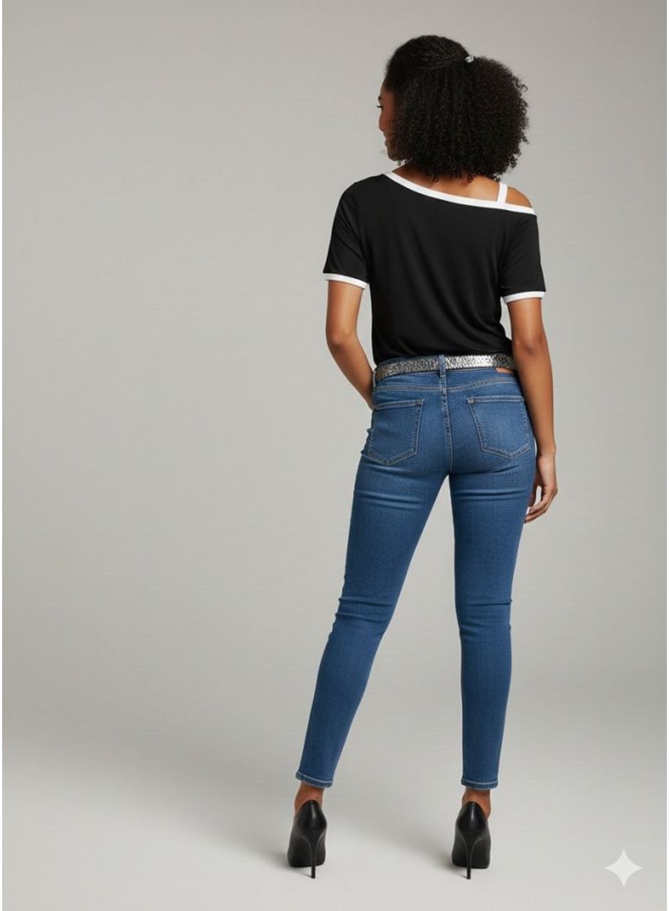 Kadın Kısa Kollu Tek Omuzu Açık Askı Toka Detaylı Viskon Bluz