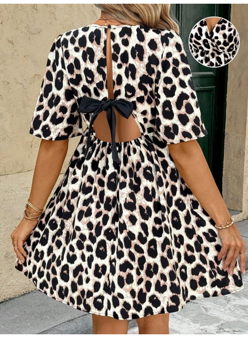 Kadın Kısa Kollu Kruvaze Yakalı Leopar Desenli Mini Süprem Elbise
