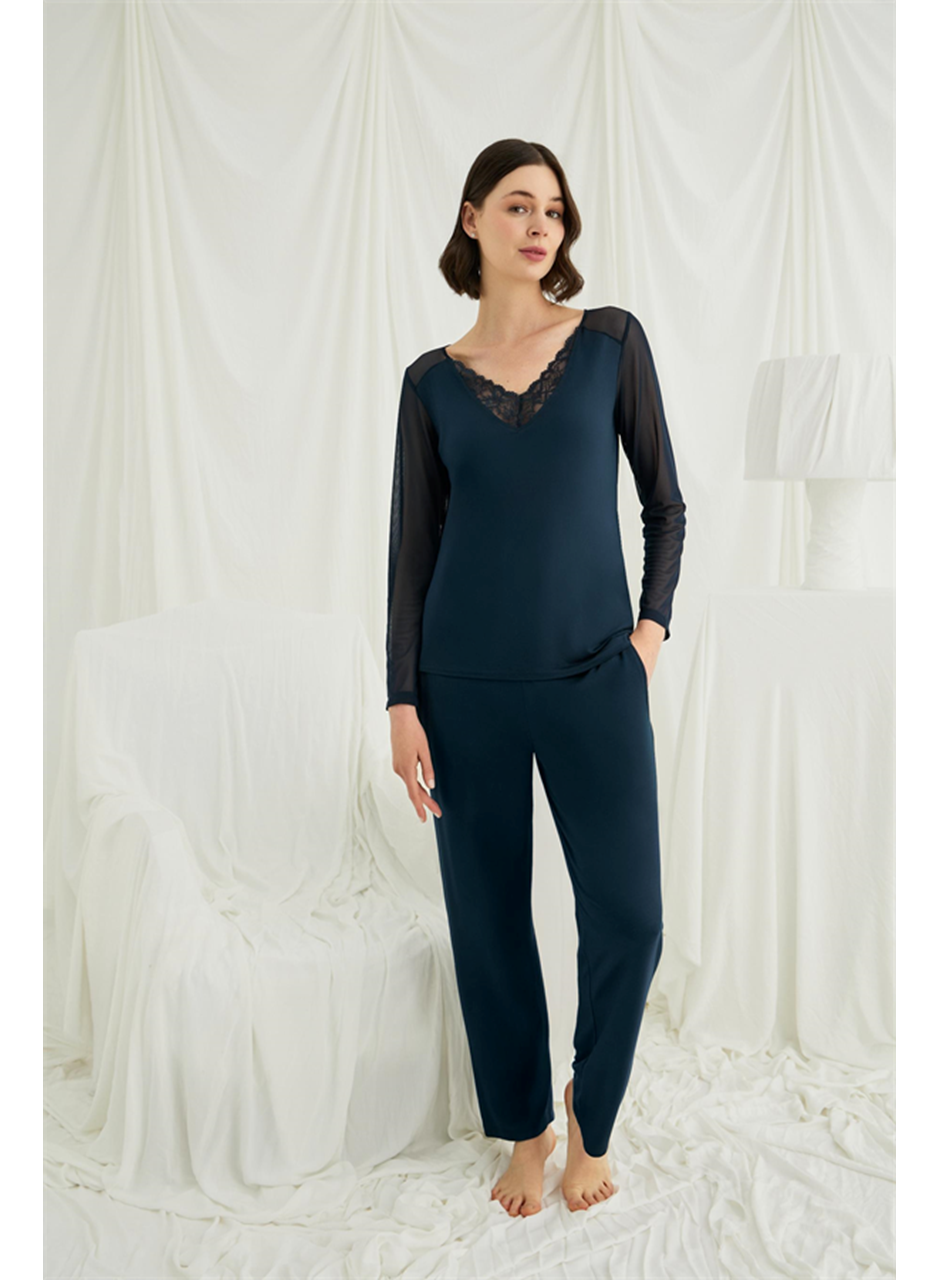 Sırt Dekolteli Uzun Kollu Tüllü ve Dantelli Pijama Takımı