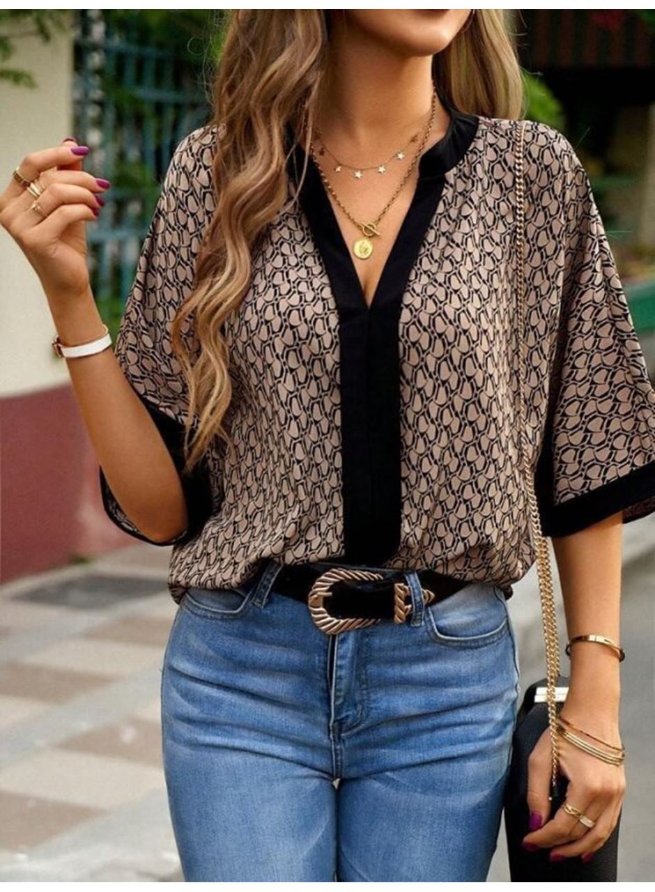 Kadın Kısa Kollu önden şerit Detaylı Desenli Sandy Bluz