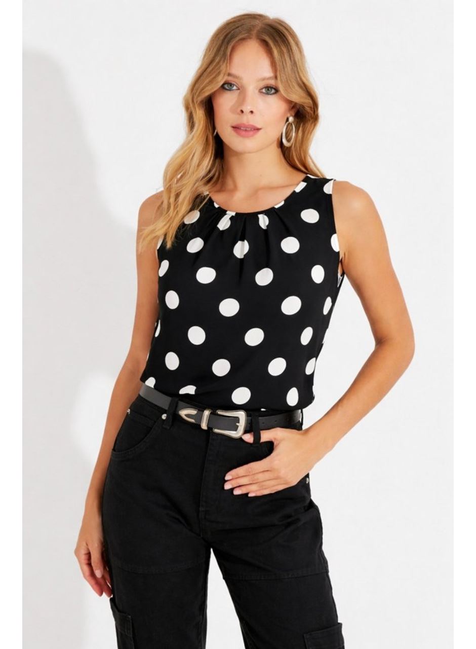 Kadın Askılı Yakası Büzgülü Puantiyeli Atlas Bluz