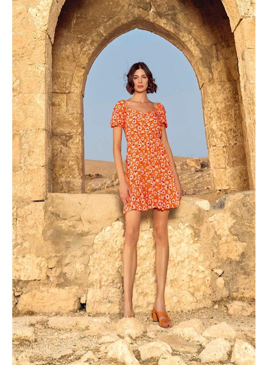 Viskon Çiçek Desenli Kısa Kollu Elbise