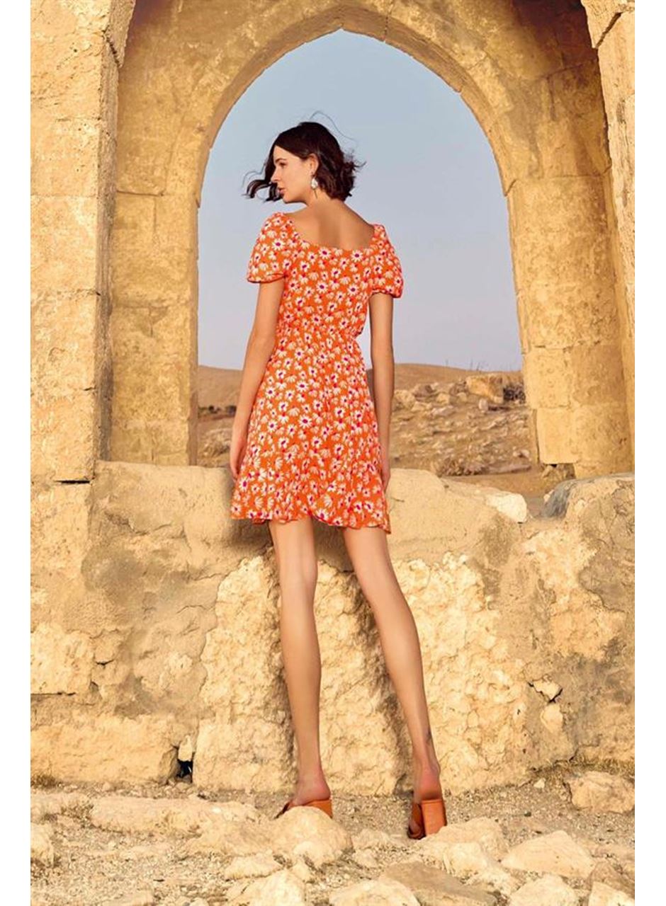 Viskon Çiçek Desenli Kısa Kollu Elbise
