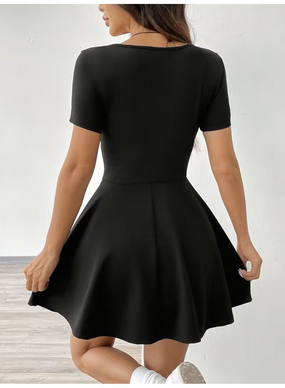 Kadın Kısa Kollu Kare Yakalı Cep Detaylı Dalgıç Elbise Tulum