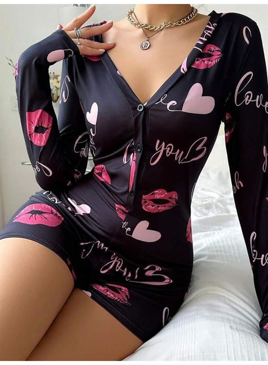 Pamuklu Kırmızı Öpücük ve Kalp Desenli Düğmeli Uzun Kol Tulum Pijama