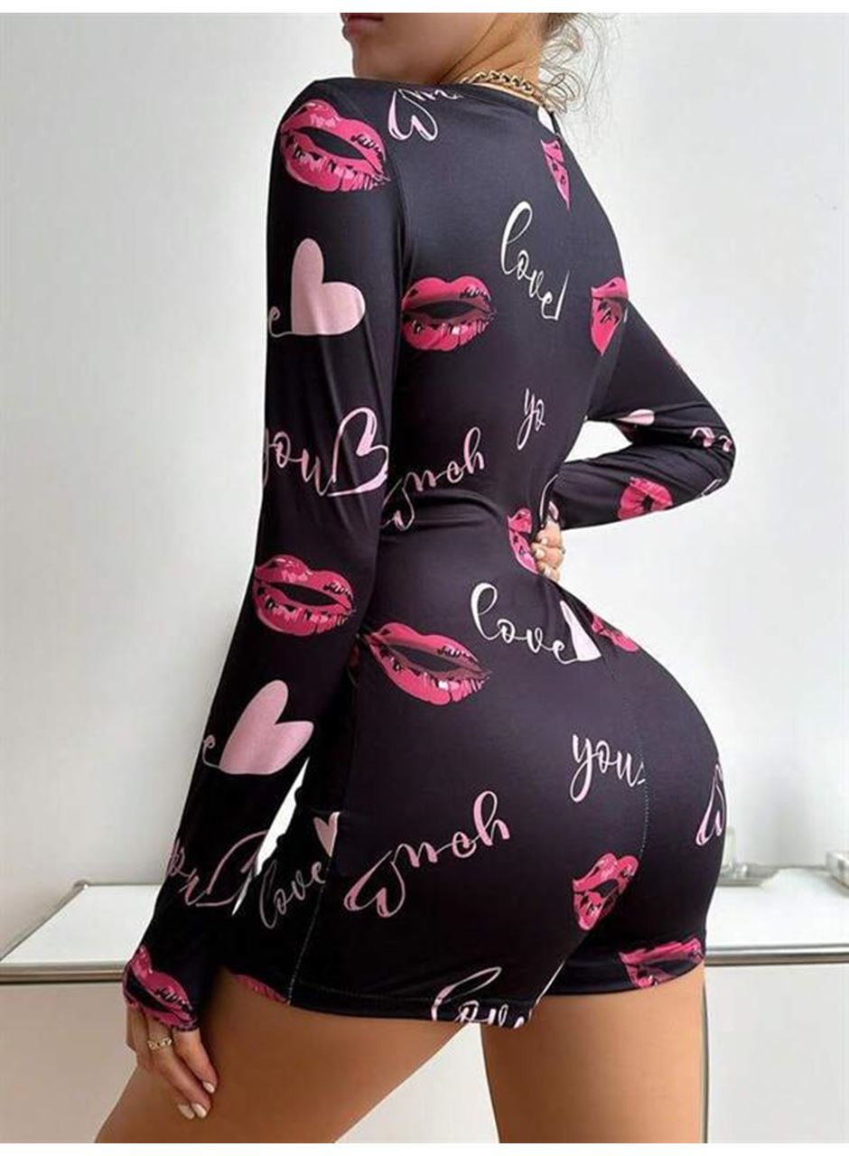 Pamuklu Kırmızı Öpücük ve Kalp Desenli Düğmeli Uzun Kol Tulum Pijama