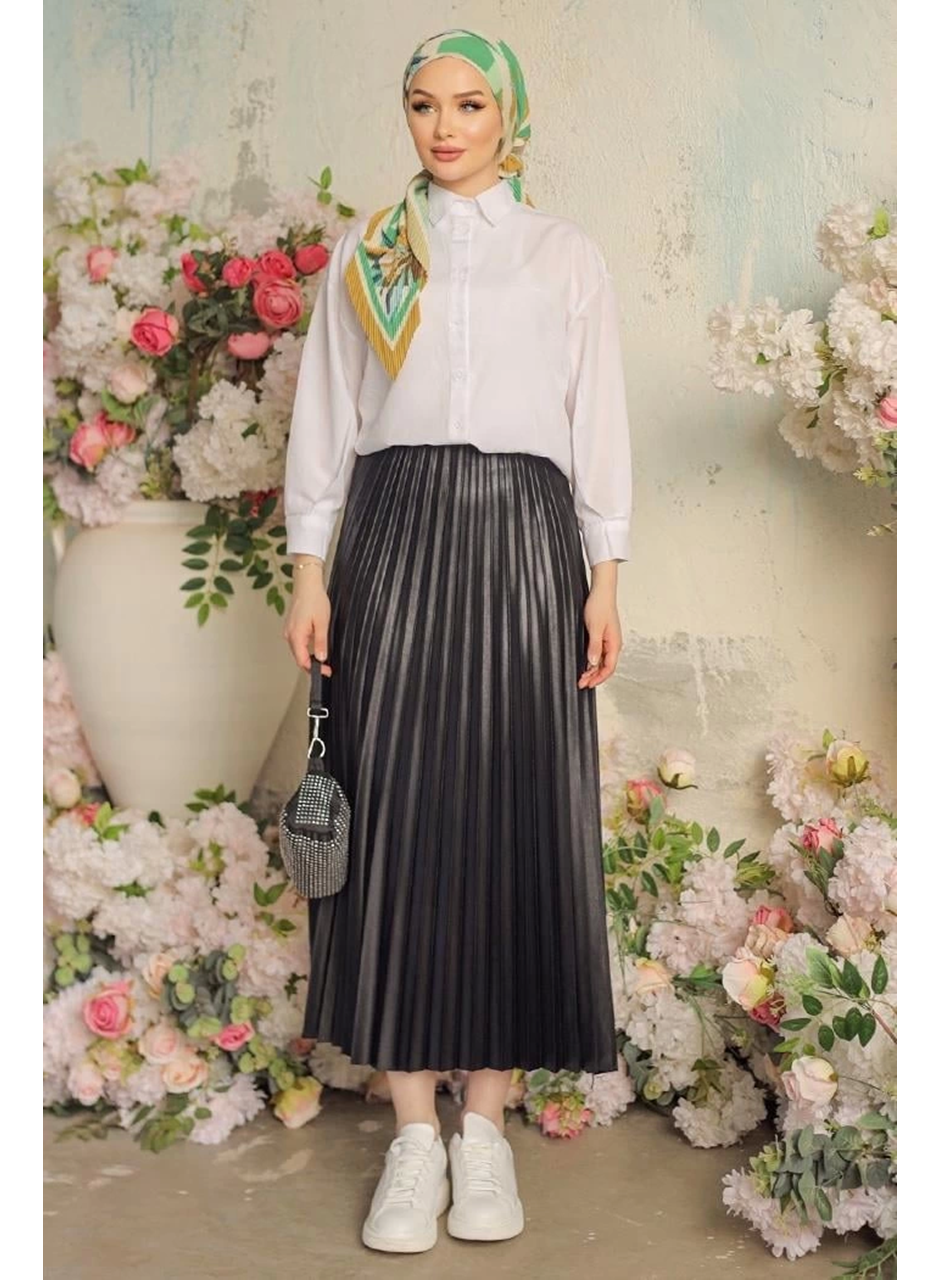 Zarif ve Modern Pileli Parlak Krep Gizli Lastikli Siyah Etek (