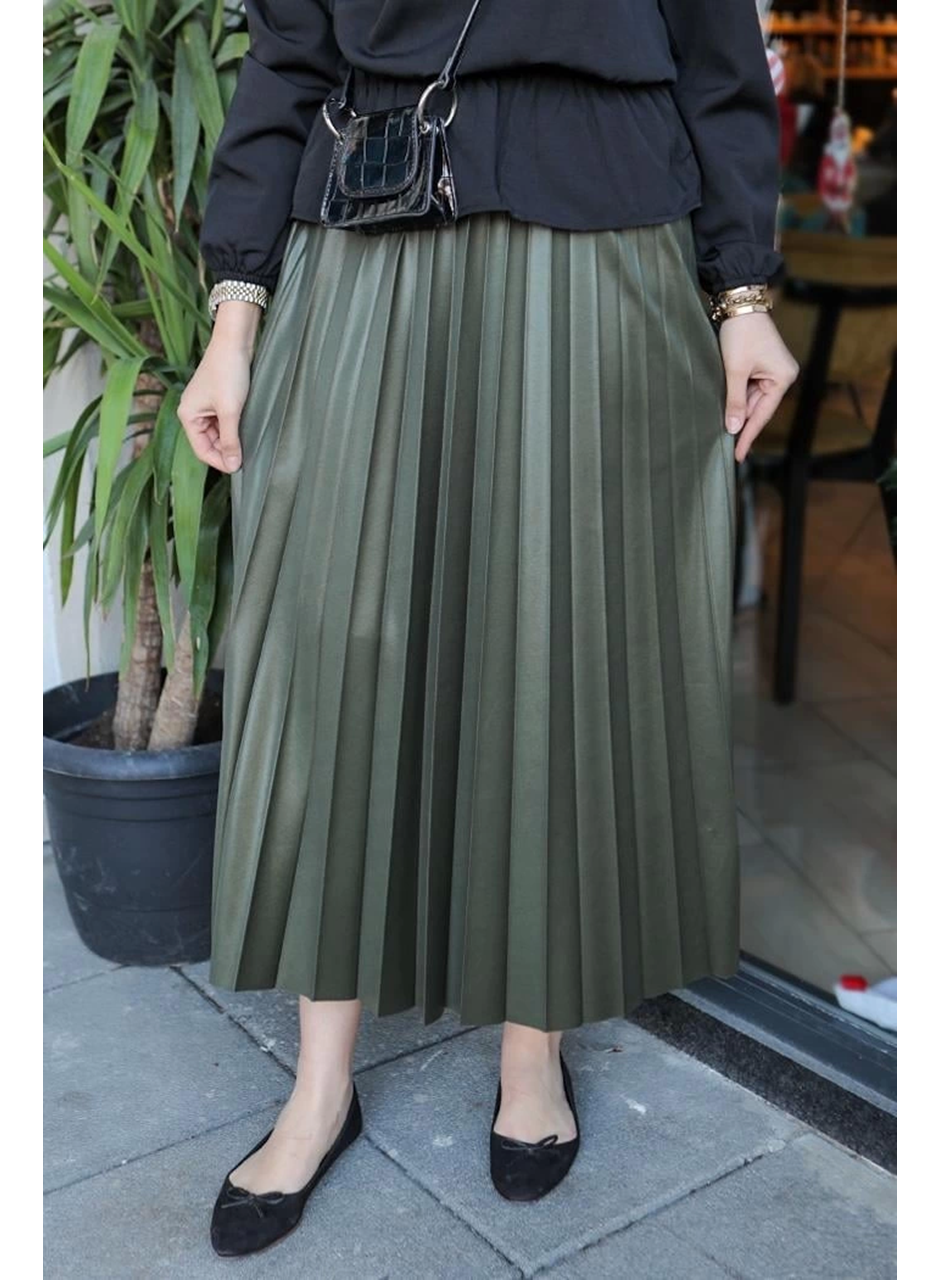 Zarif ve Modern Pileli Parlak Krep Gizli Lastikli Haki Etek (
