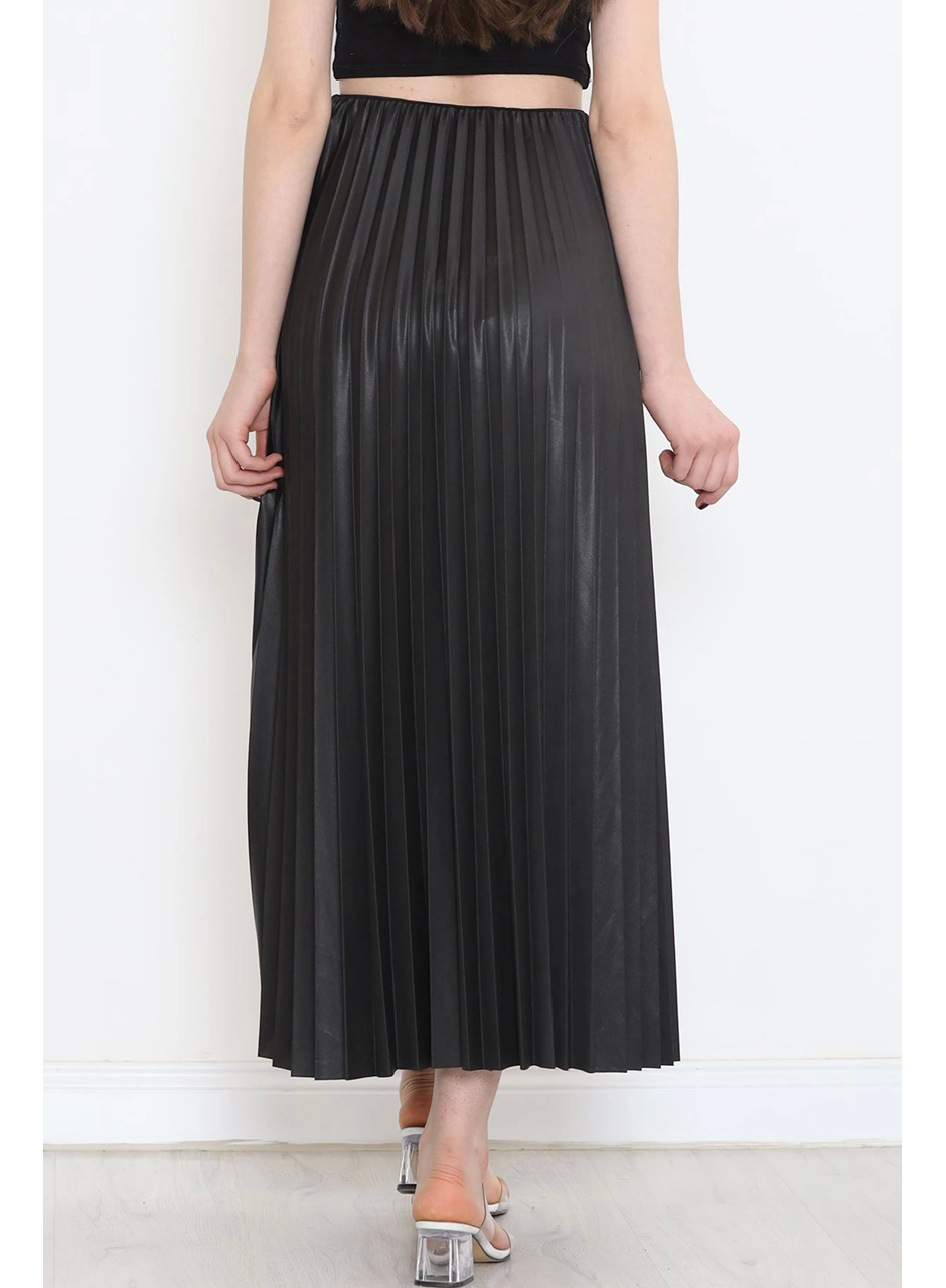 Zarif ve Modern Pileli Parlak Krep Gizli Lastikli Siyah Etek (