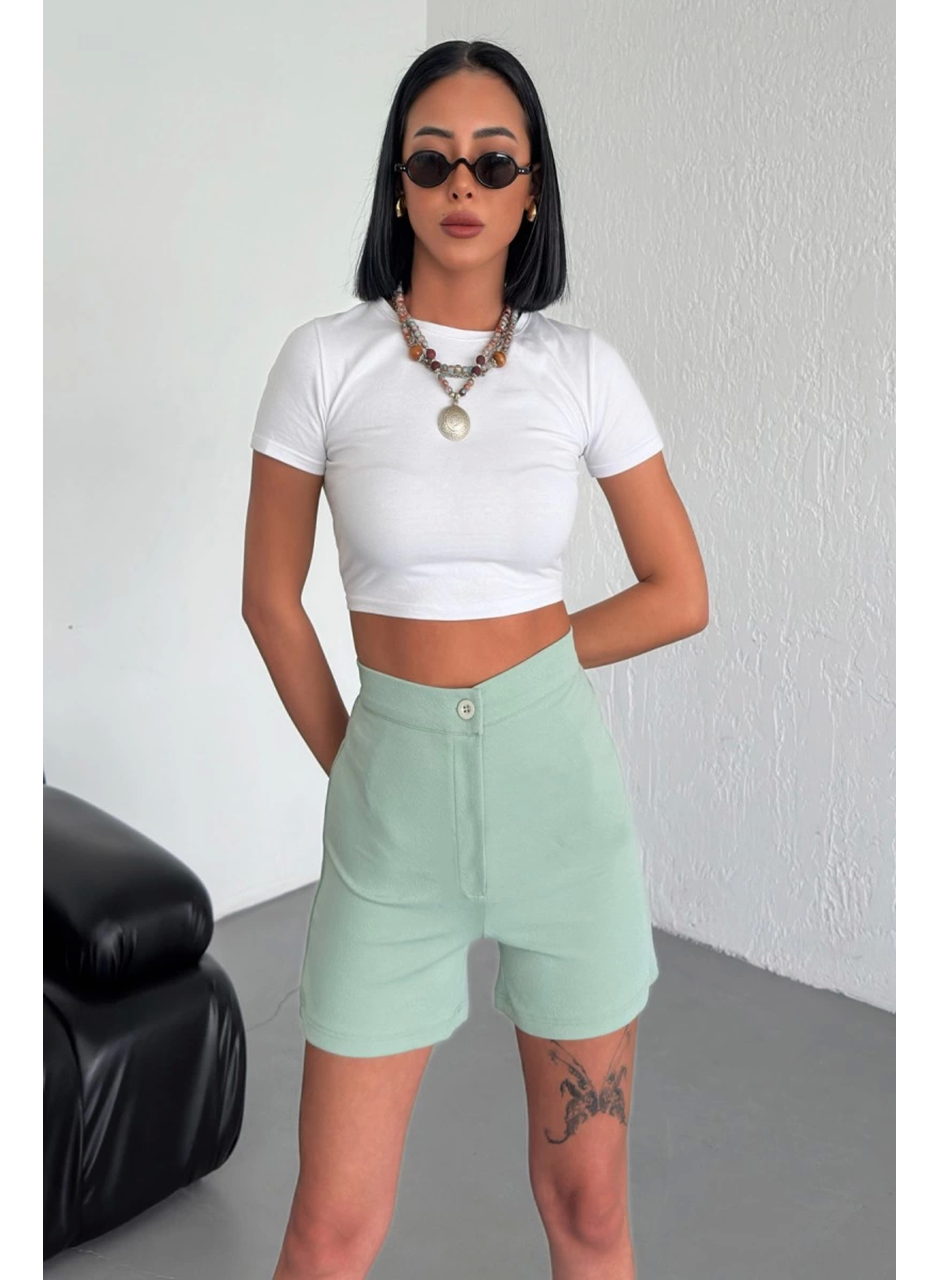 Tarz ve Rahatlığı Bir Arada Sunan Yüksek Bel Esnek Likralı Krep Şort Su Yeşili (