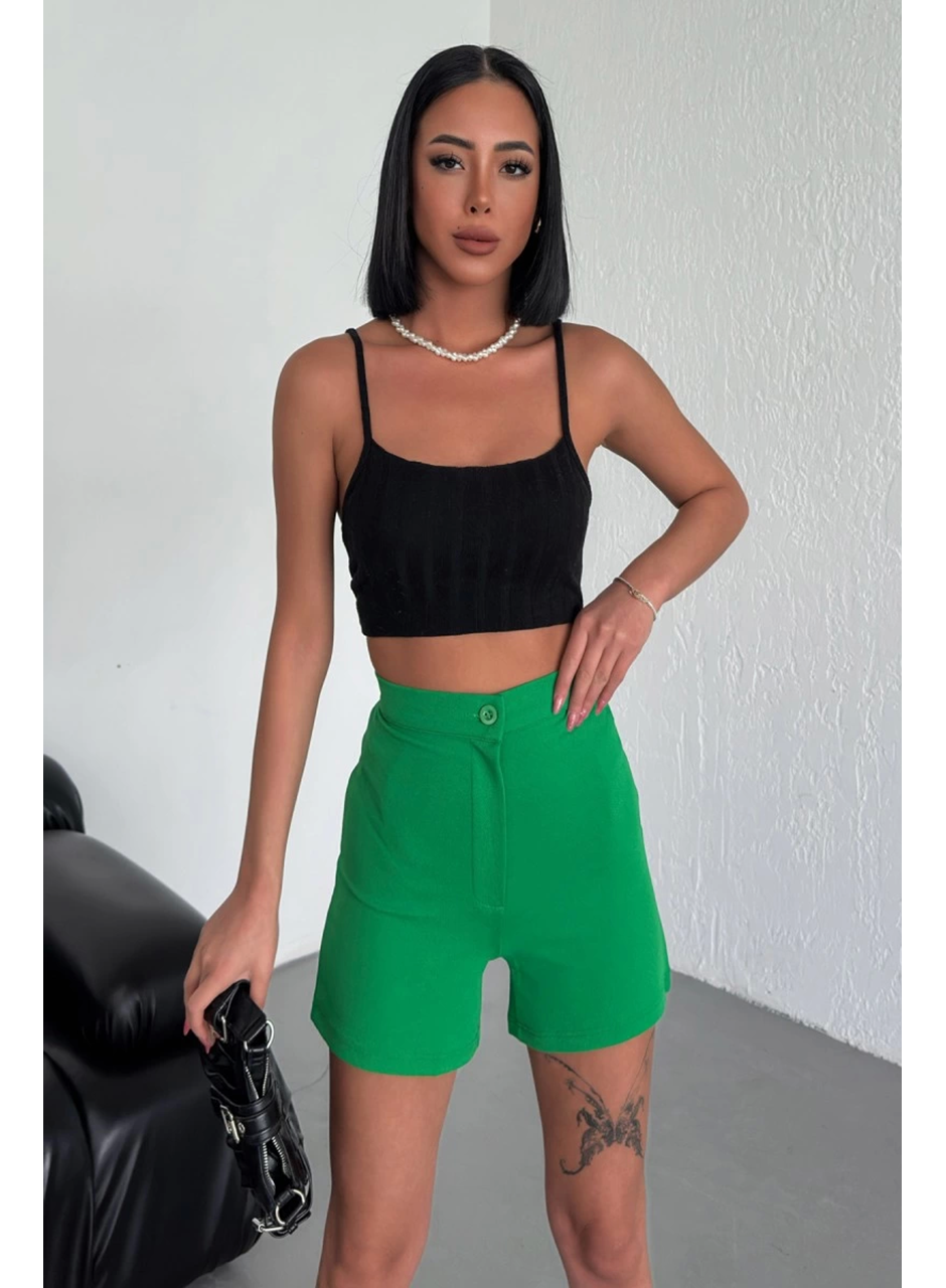 Tarz ve Rahatlığı Bir Arada Sunan Yüksek Bel Esnek Likralı Krep Şort Yeşil (