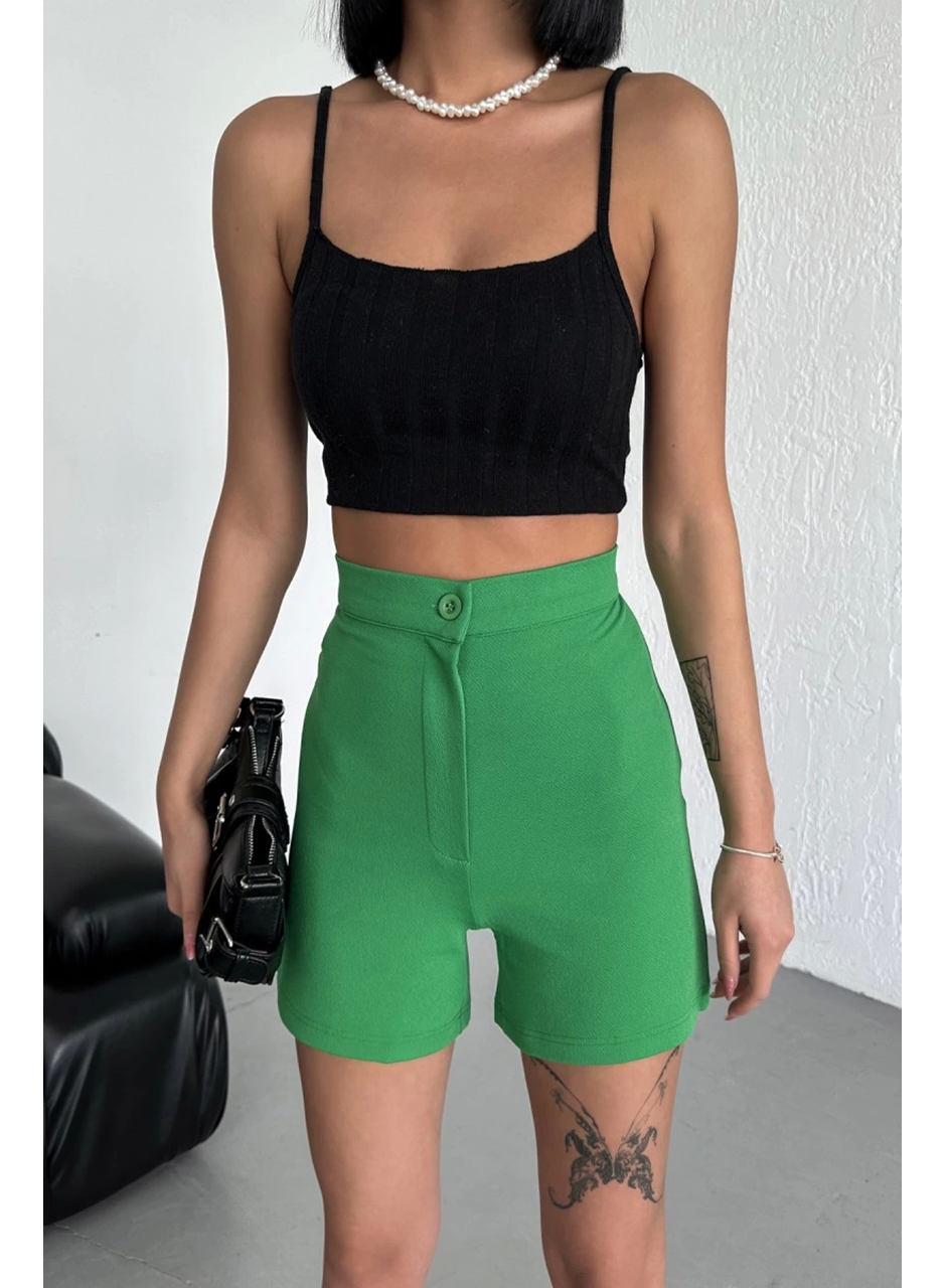 Tarz ve Rahatlığı Bir Arada Sunan Yüksek Bel Esnek Likralı Krep Şort Yeşil (