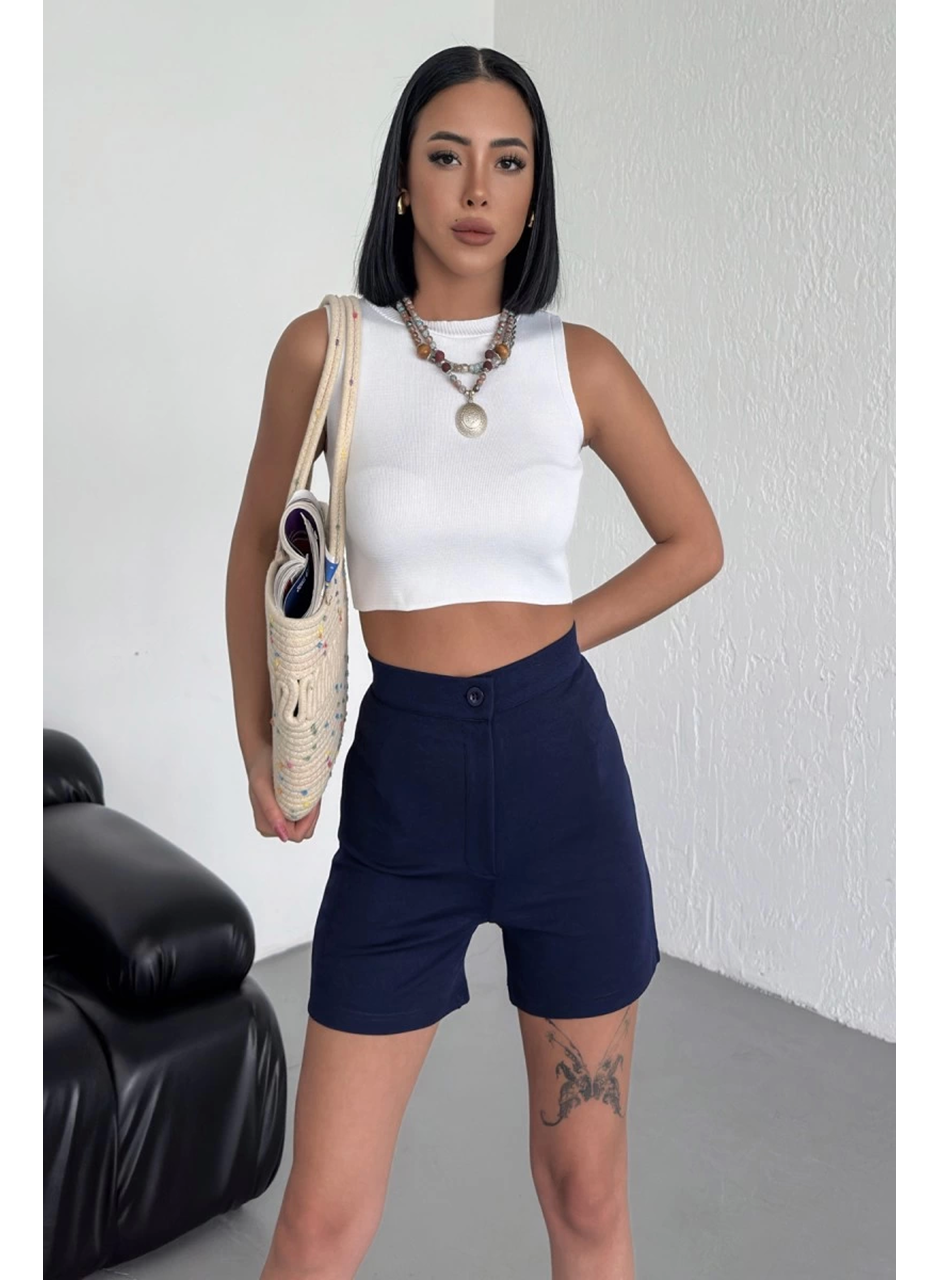 Tarz ve Rahatlığı Bir Arada Sunan Yüksek Bel Esnek Likralı Krep Şort Lacivert (