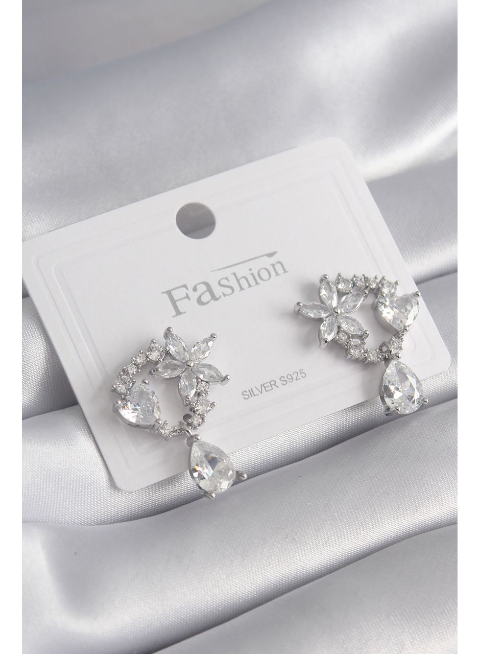 Pirinç Gümüş Renk Zirkon Taşlı Çiçek Model Sallantı Detay Kadın Küpe