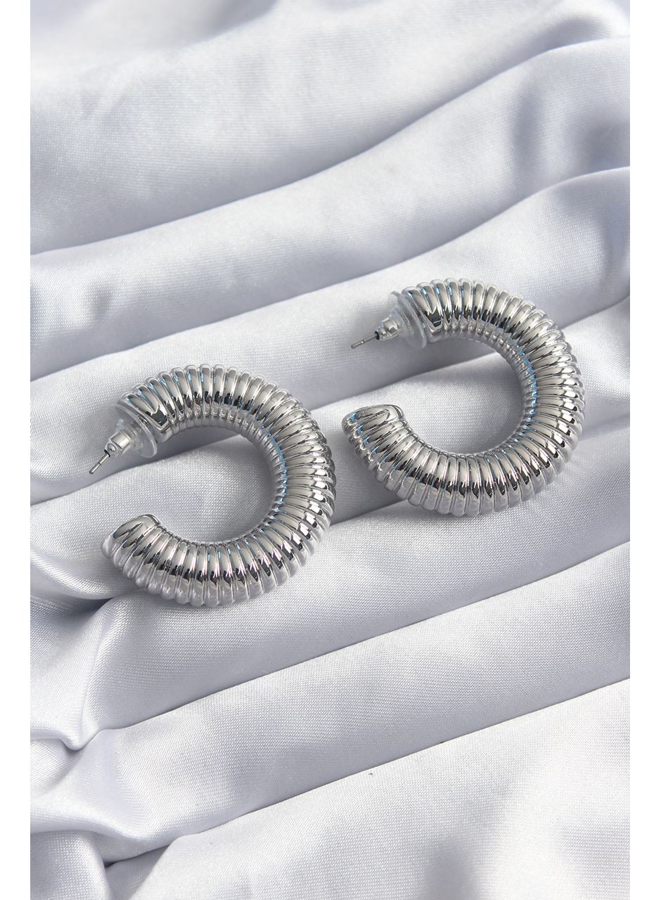 Pirinç Gümüş Renk İşleme Halka Model Kadın Küpe