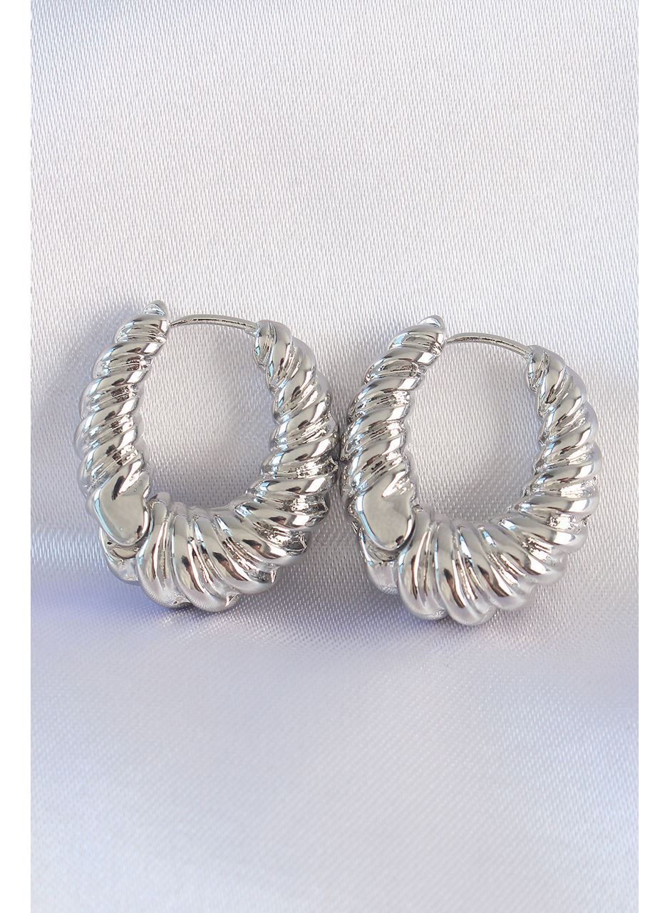 Pirinç Gümüş Renk Tırtık Detay Bombeli Halka Küpe