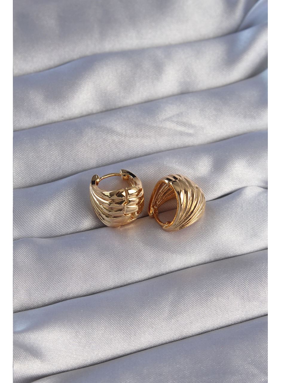 Pirinç Gold Renk Tırtıklı Minimal Bombeli Tasarım Küpe