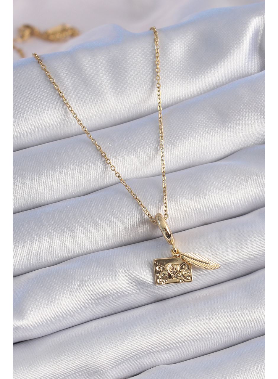 316L Çelik Gold Renk Kalp Detay Mektup Figür Charm Model Kadın Kolye