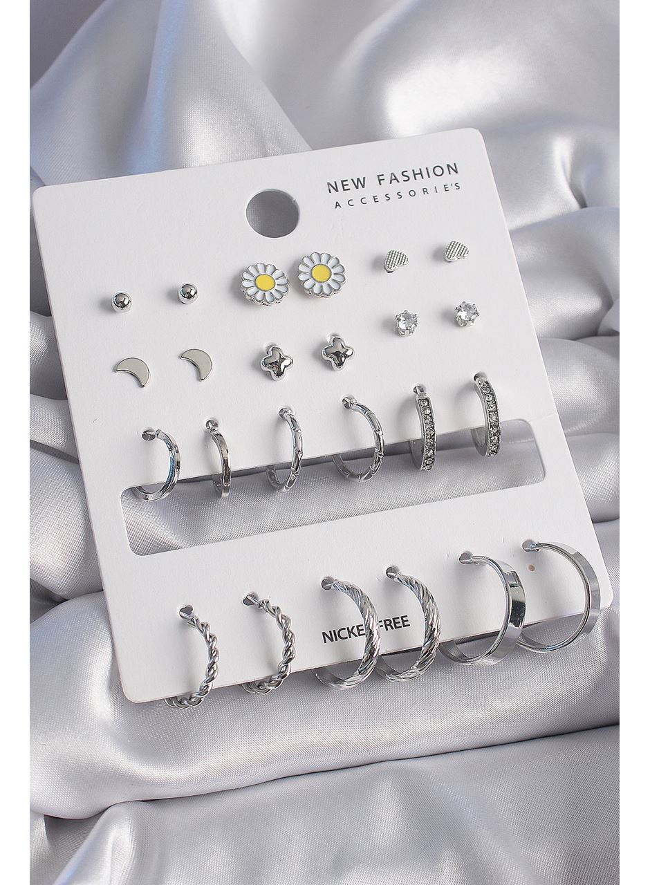 Pirinç Gümüş Renk Papatya Detaylı 12 Çiftli Kadın Küpe Seti