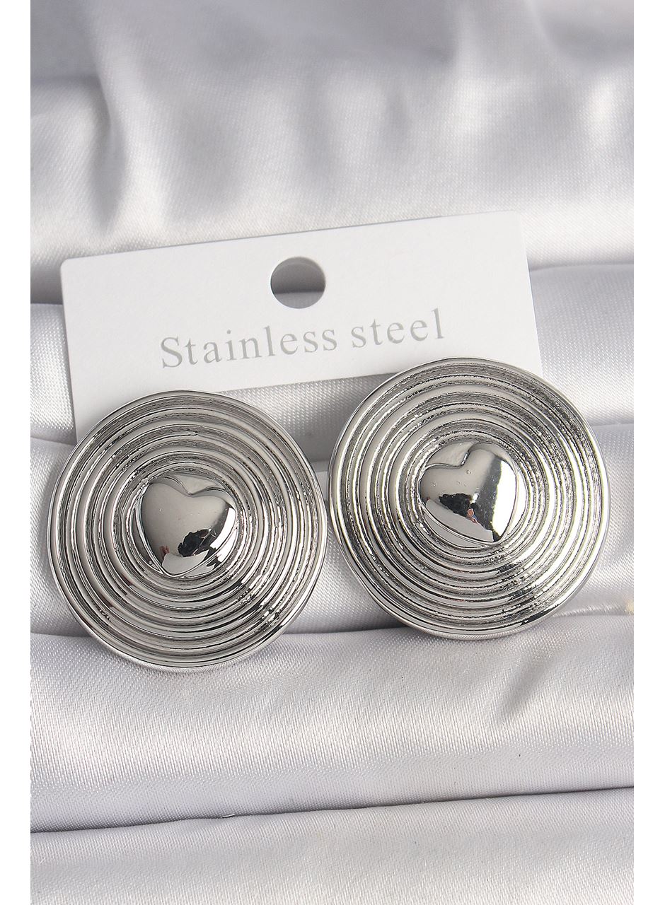 Pirinç Gümüş Renk Kalp İşlemeli Daire Plaka Model Kadın Küpe