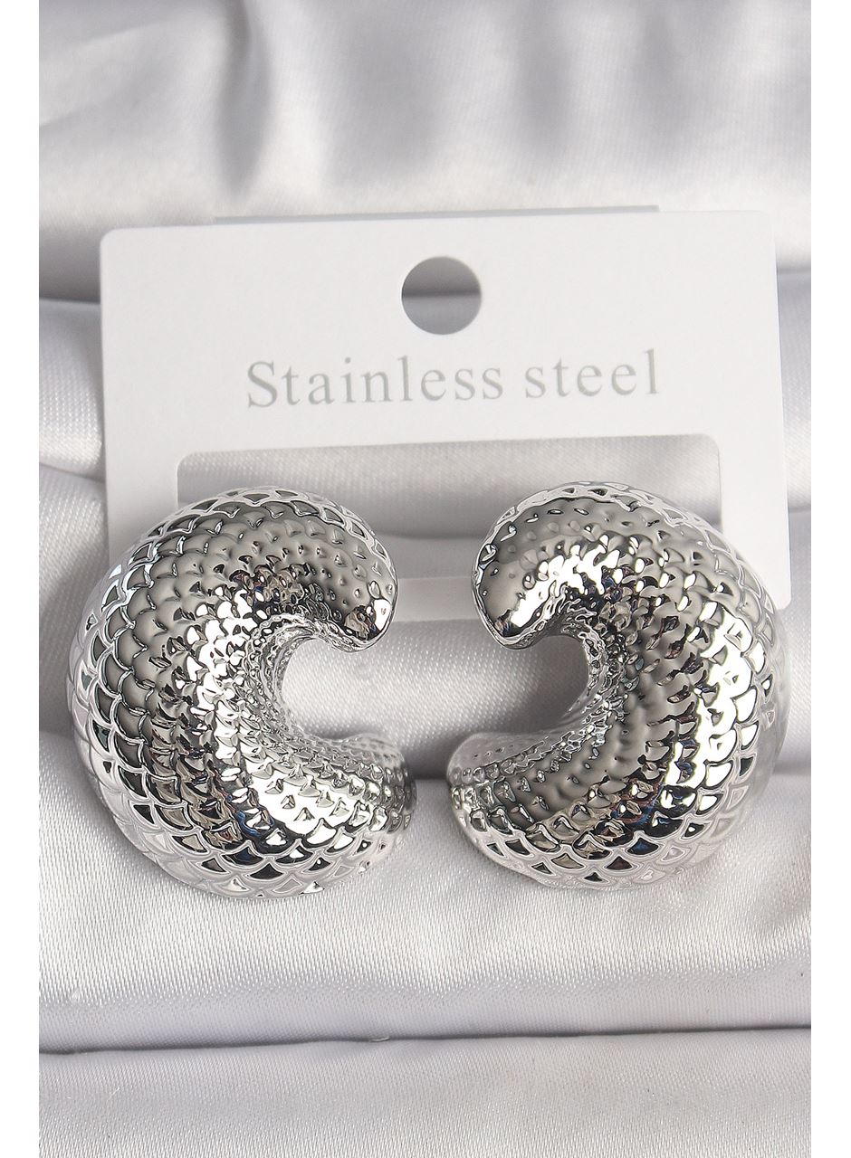 Pirinç Gümüş Renk Yılan Sırtı İşlemeli Yarım Halka Model Kadın Küpe