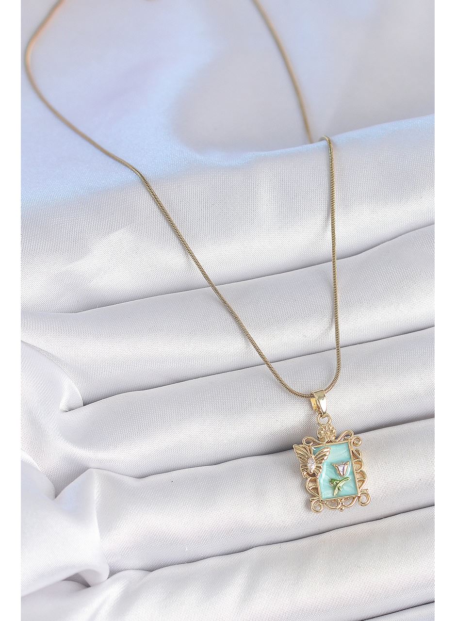 316L Çelik Gold Renk Zincir Mavi Mineli Çiçek İşlemeli Zirkon Taşlı Kelebek Detay Portre Model Kadın Kolye