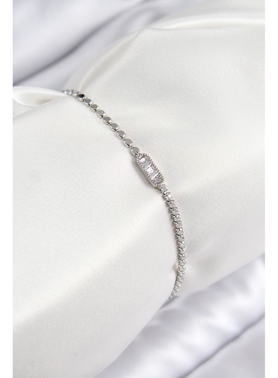 Pirinç Zirkon Taşlı Dikdörtgen Model Ezme Zincir Gümüş Renk Kadın Bileklik