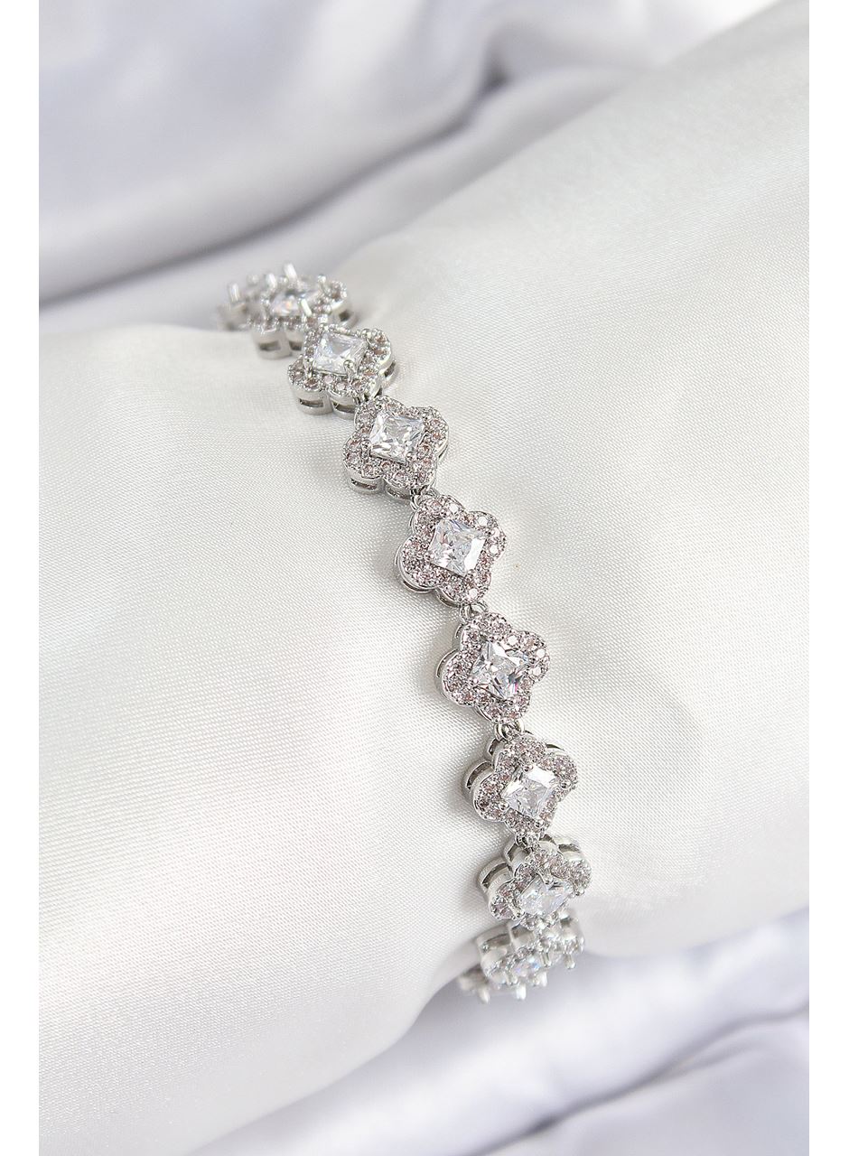 Pirinç Zirkon Taşlı Yonca Baget Model Gümüş Renk VIP Seri Kadın Bileklik