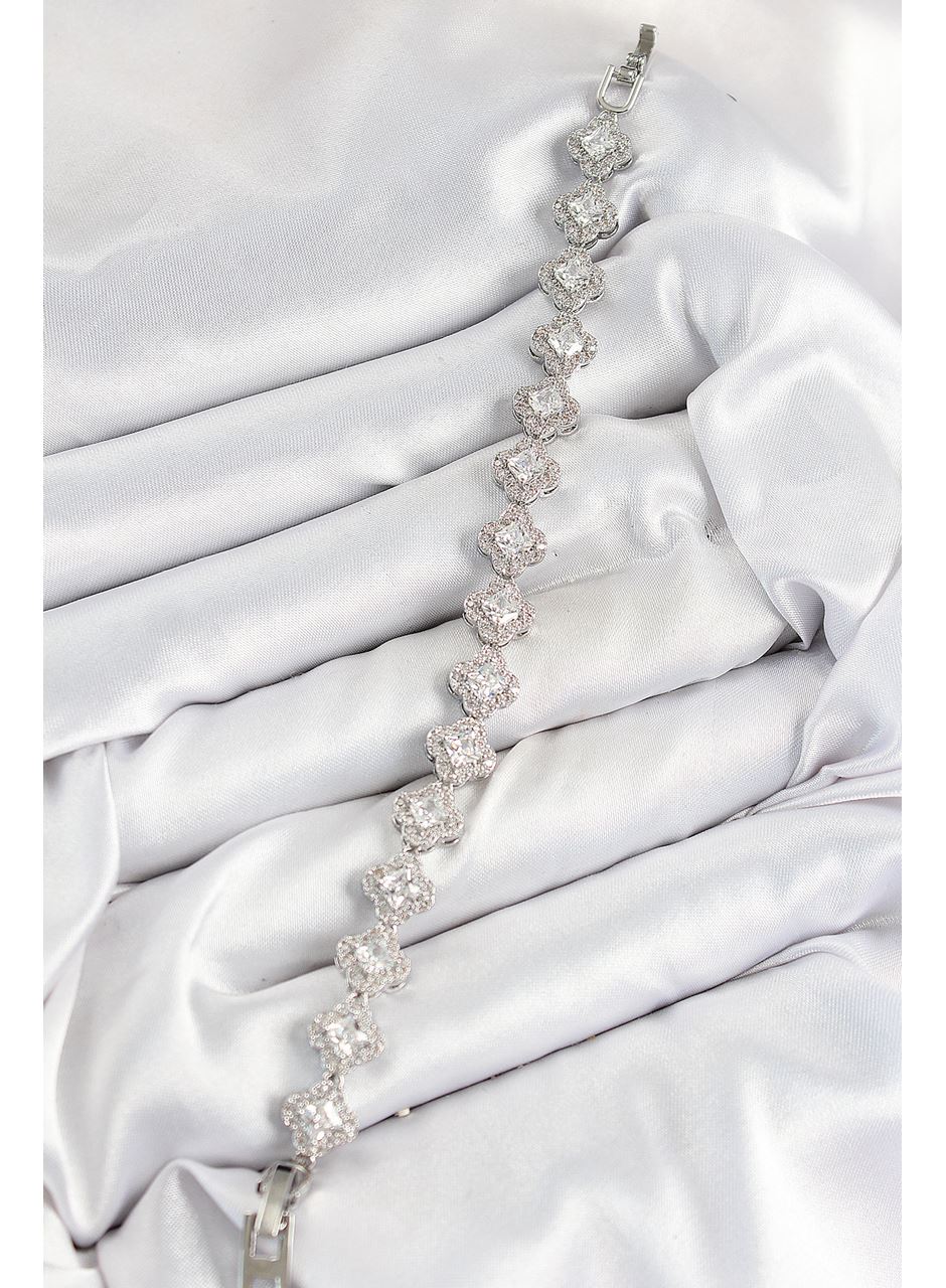 Pirinç Zirkon Taşlı Yonca Baget Model Gümüş Renk VIP Seri Kadın Bileklik